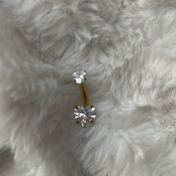 NEE Belly button piercing - Picture 2 of 3